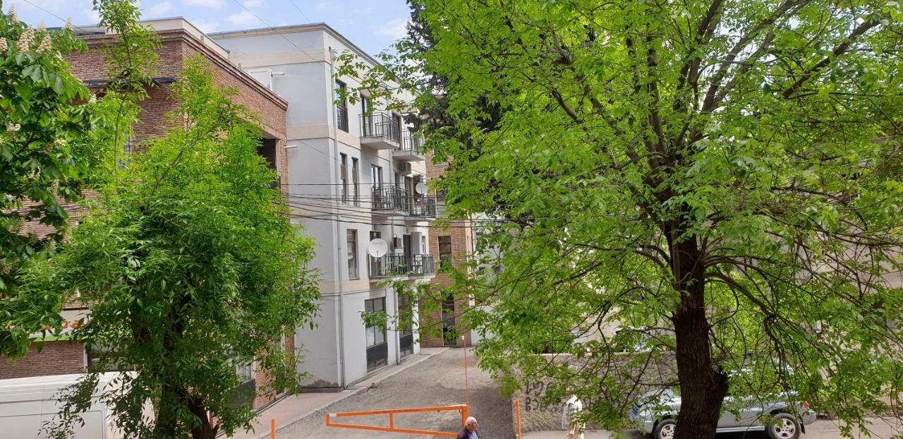 Nino'S Hotel On Tsamebuli Tbilisi Exterior foto